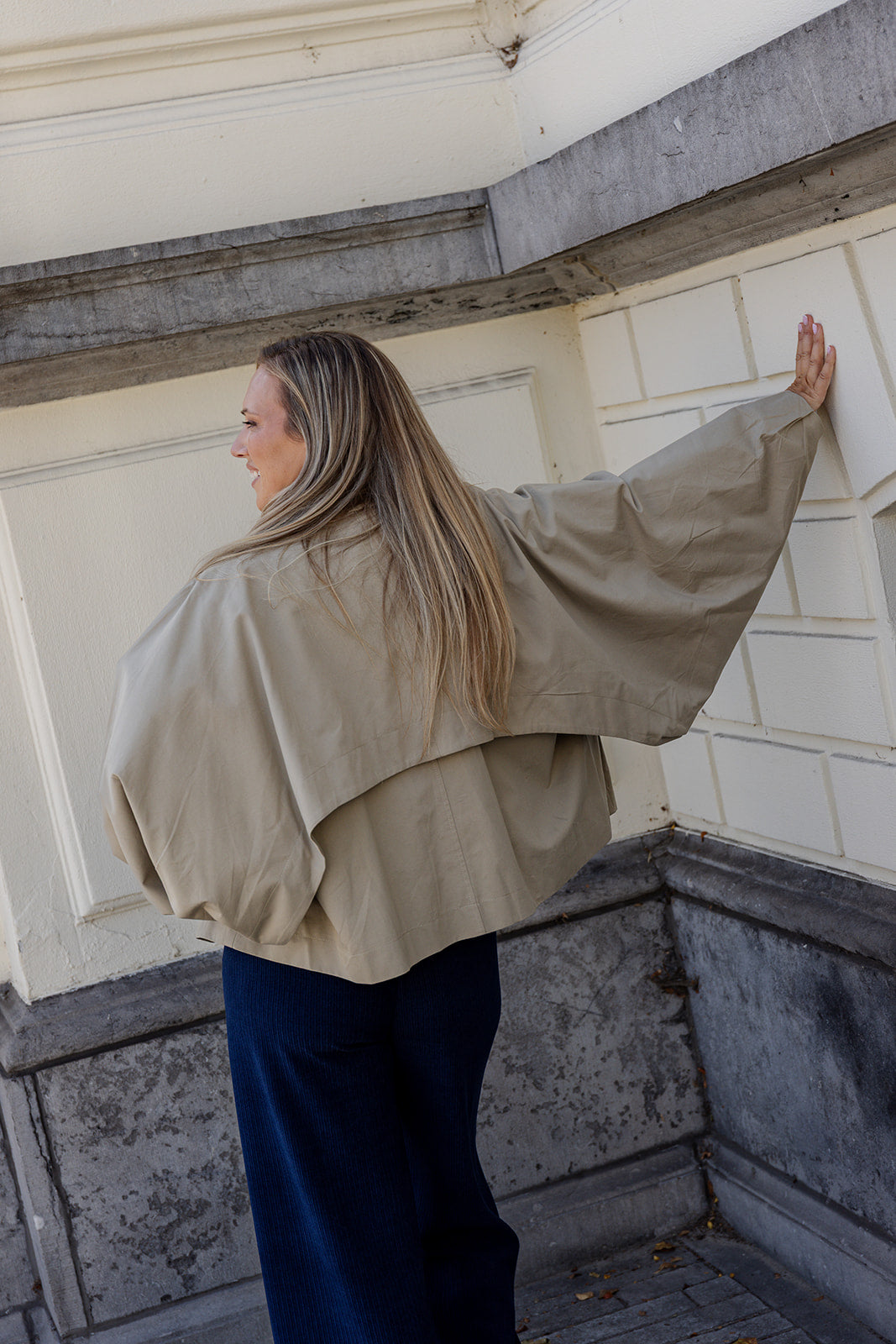 Maga - korte trench vlindermouw - beige