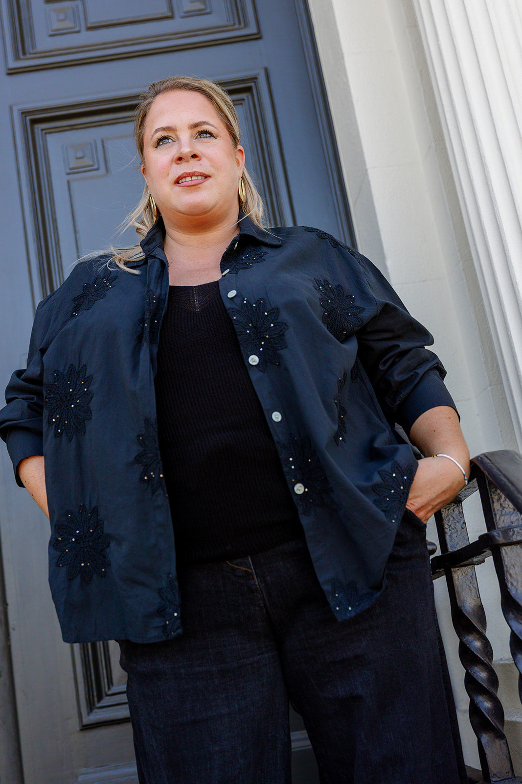 Nuis - blouse met bloemen - zwart