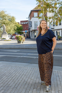 Safi - wijde broek - Leopard bruin/marine