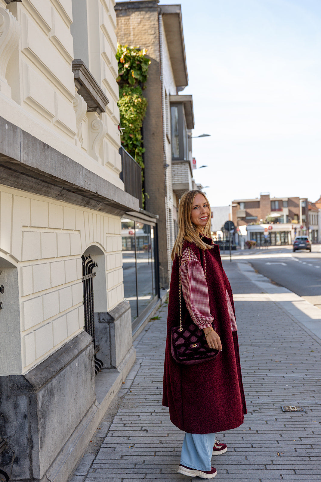 Rika - mouwloze jas - burgundy