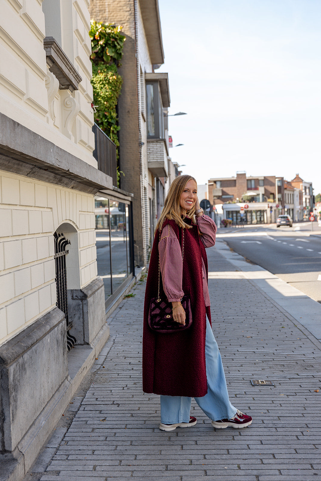 Rika - mouwloze jas - burgundy