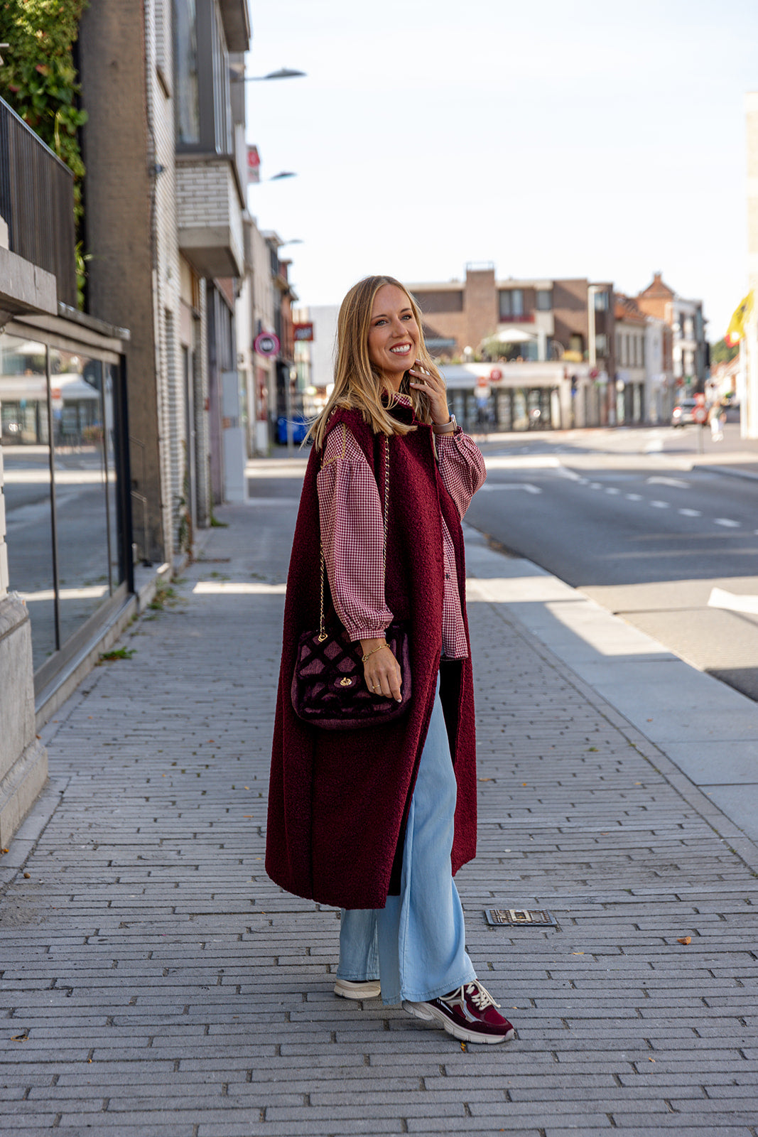 Rika - mouwloze jas - burgundy