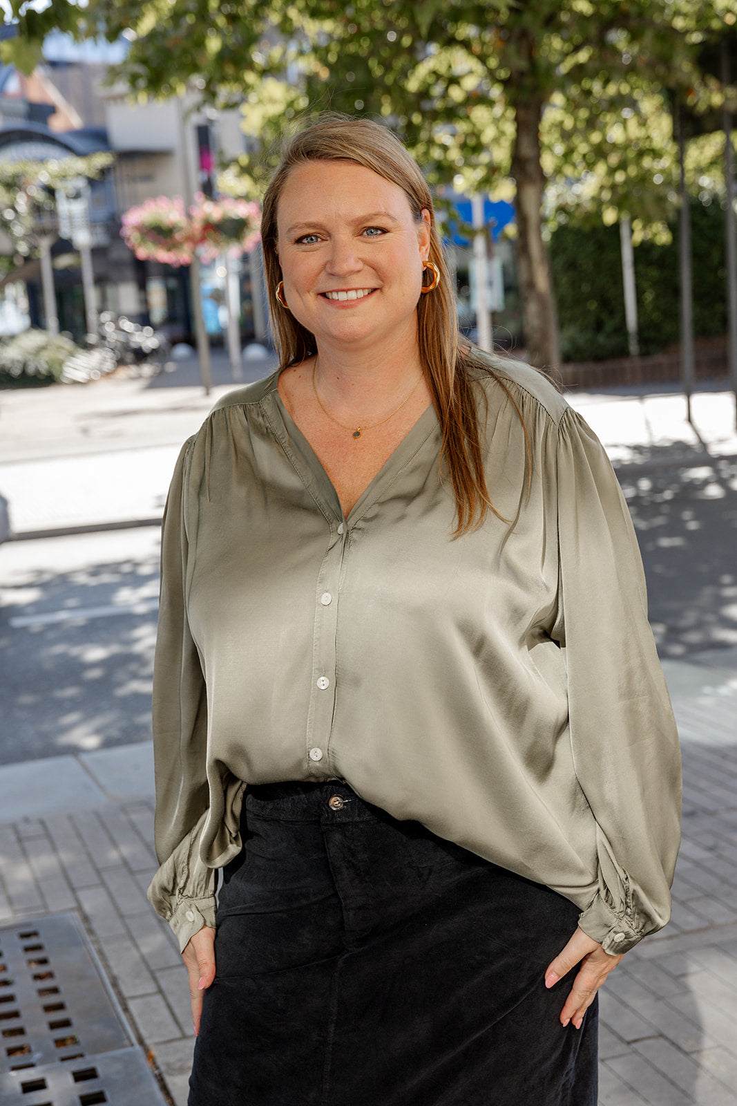 IYA - blouse satijn - kaki