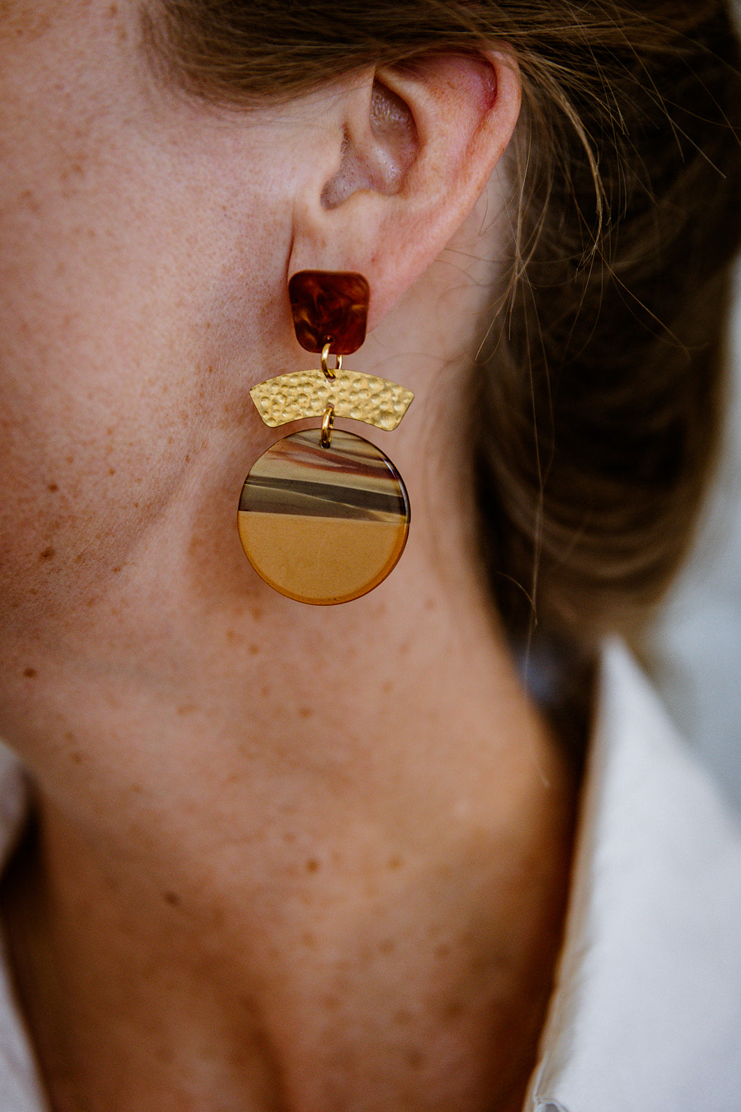 Raine- oorbellen -cognac/goud