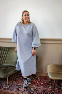 Jackie-Lou - sweaterdress -lichtgrijs