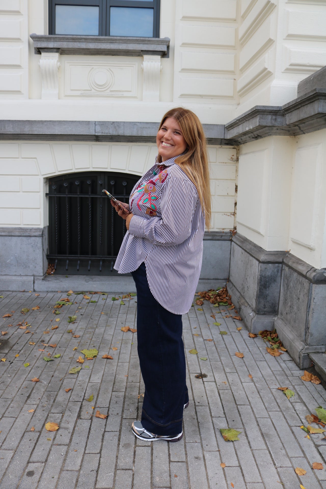 Ivy - blouse met broderie gestreept - bruin/wit