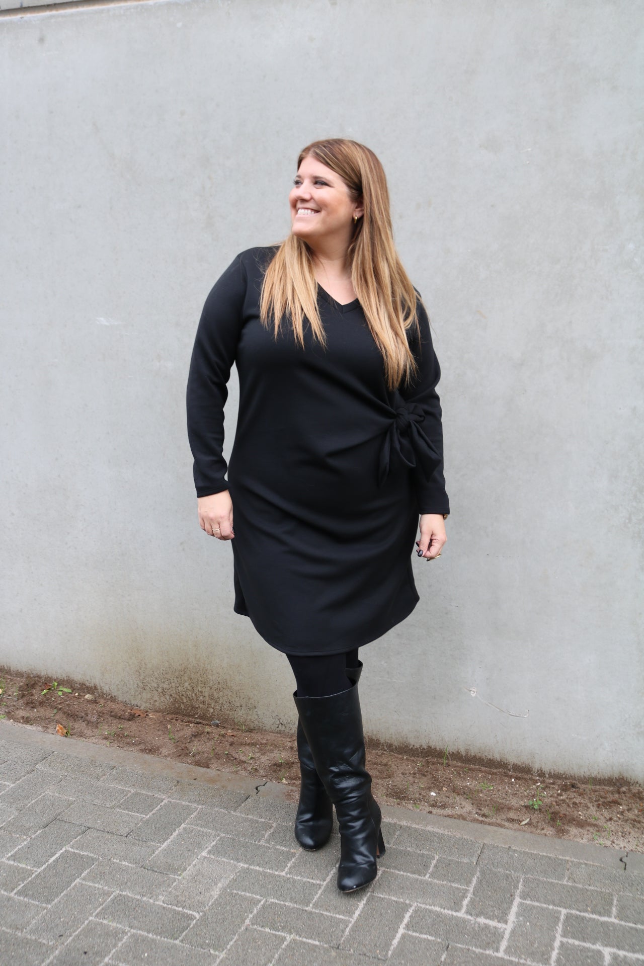 Neris - kleedje kort met knoop - zwart