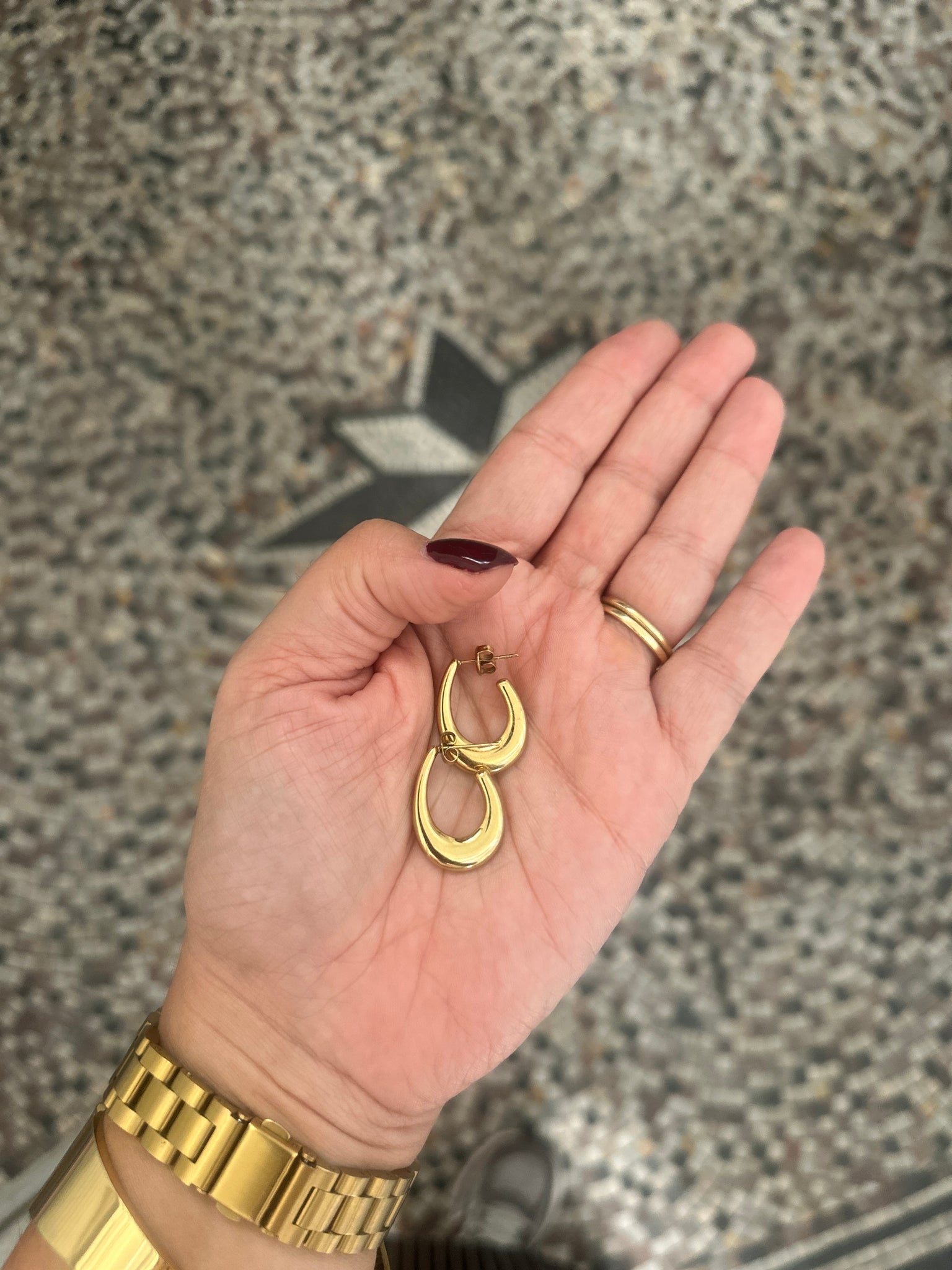 Serelis - klassieke hoop oorbellen - goud- laatste paar