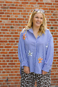 Flor - blouse met bloemen- blauw/wit gestreept